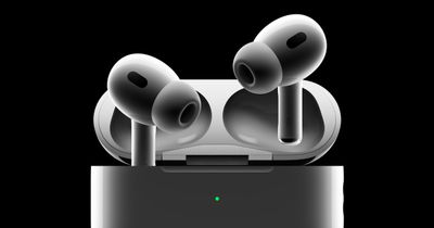 Apple AirPods Pro 2 レビュー：遍在する音のジレンマ — 大衆性と卓越性の狭間で