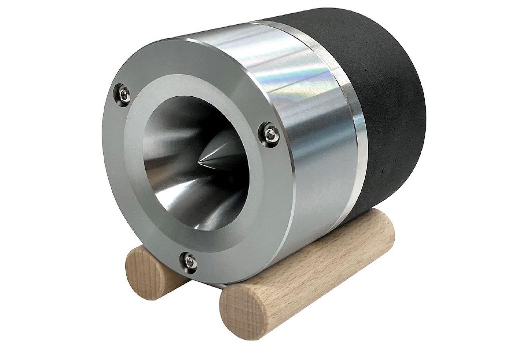 FOSTEX Announces Limited Edition Horn Super Tweeter 'T925A-ST' with Titanium Diaphragm