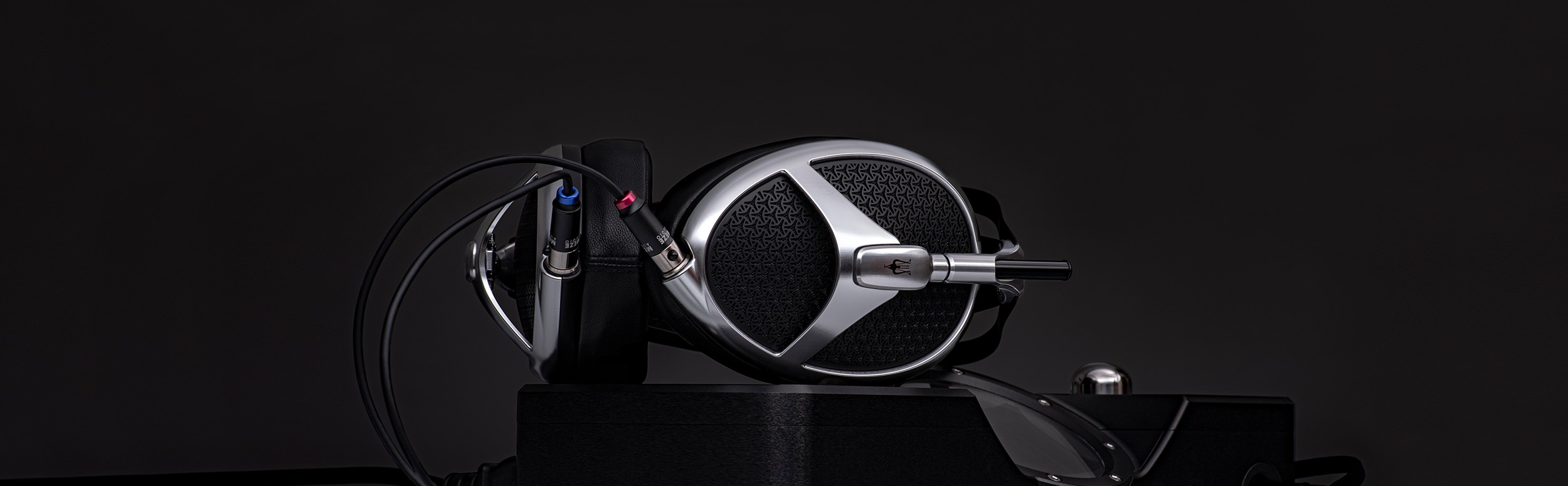 MEZE AUDIO Elite ヘッドホン 他3点フルセット 極美品 MEZE AUDIO Elite ヘッドホン 他3点フルセット 極美品 新製品】Meze